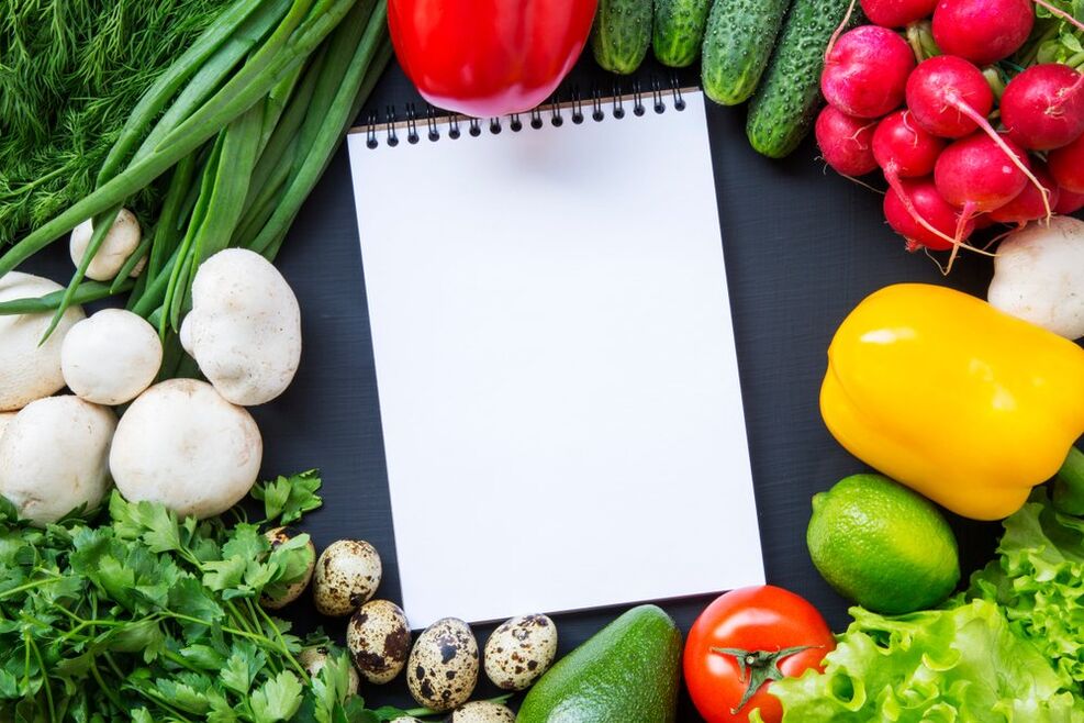 Gemüse und Ernährungstagebuch zur Gewichtsreduktion
