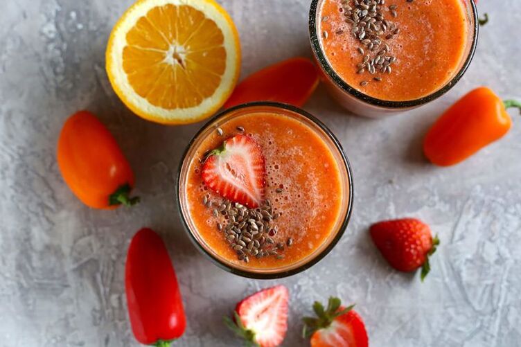 Erdbeer-Orangen-Smoothie mit Paprika